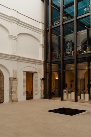 Centro Cultural San Pablo: Puertas y vigas de madera