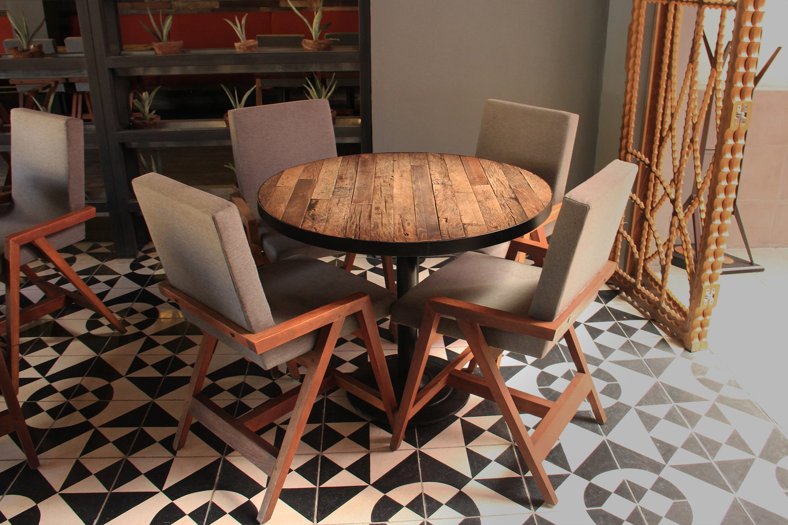 Expendio Tradición: Mobiliario de madera