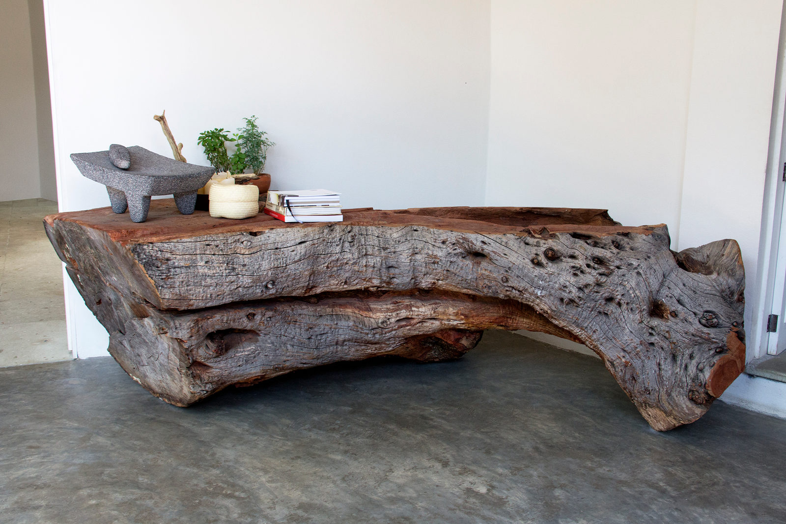 Restaurante Criollo: Mobiliario orgánico de madera
