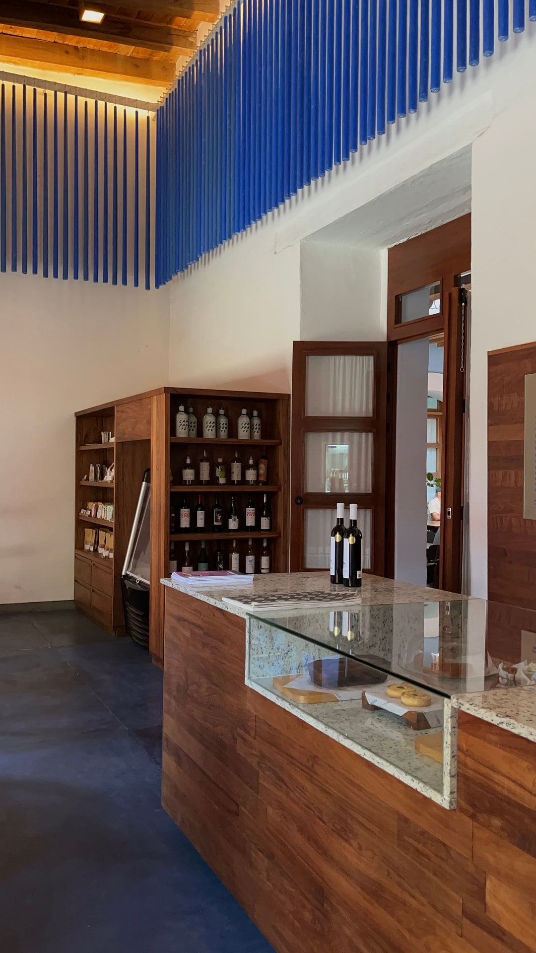 Pabilo Café: Detalle de carpintería en Campante Bar